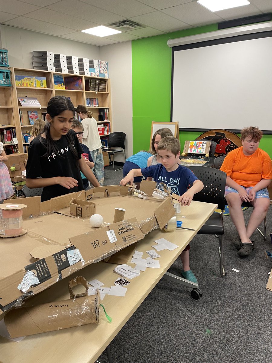 Arcade fun #stemcreations #innovatorsatwork #ASIAhastalent ⁦<a href="/AbbotsfordSD/">Abbotsford Schools</a>⁩ ⁦<a href="/AbbyNews/">Abbotsford News</a>⁩ ⁦<a href="/NNgieng/">Nathan Ngieng, Ed.D</a>⁩