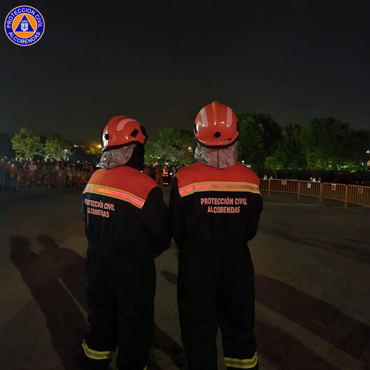 Alcobendas_Prot's tweet photo. Presentes en la noche más corta del año , en las hogueras de #SanJuan2023 velando por los saltadores de la hoguera 🔥🔥
#SomosParteDeTi https://t.co/GiVF8BOpYZ