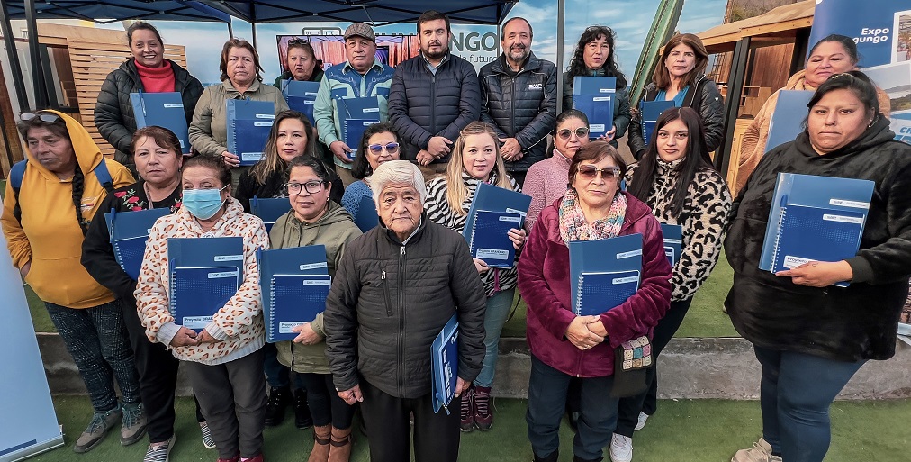 redcomunales's tweet photo. #Elqui #LaHiguera Emprendedores de Chungungo trabajan en la creación de nuevas marcas para sus negocios
https://t.co/sRze4d1RuI https://t.co/2Qg4azgsEp