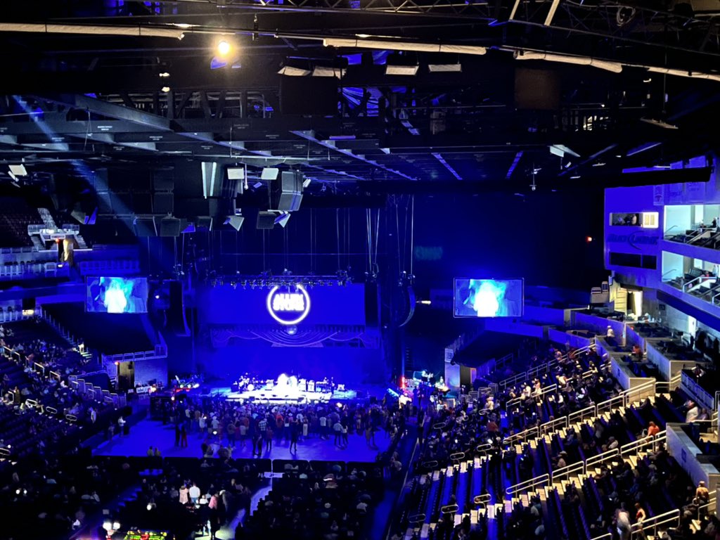 Stephanie Oswald (@buttonweed75) on Twitter photo 