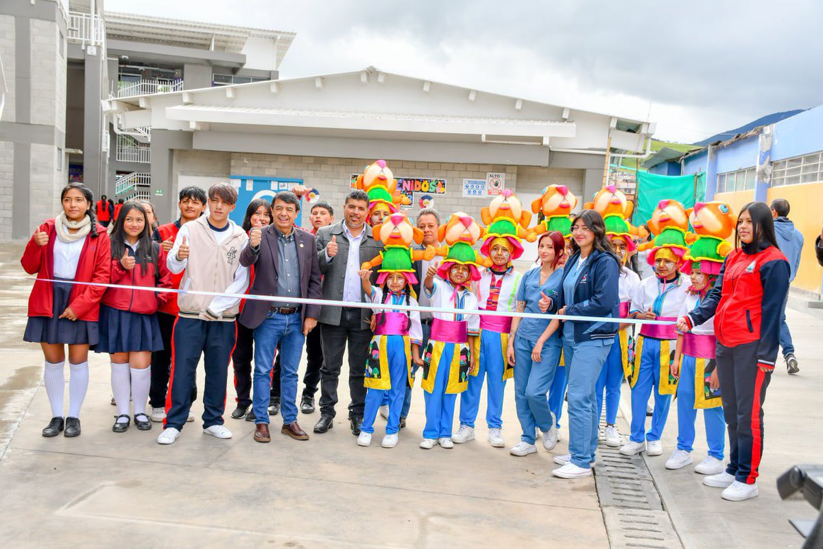 GERMANCHAMORRO1's tweet photo. ¡Los niños y niñas de #LaGranCapital merecen lo mejor!

Gracias al apoyo de @FondoFFIE, inauguramos nuevas instalaciones de  institución Luis Eduardo Mora Osejo, con inversión aprox de 9.000 millones:

📚26 aulas
🧑🏽‍🔬1 laboratorio integrado
🏫Comedor, cocina y baterías sanitarias https://t.co/qPSk0SSx3F