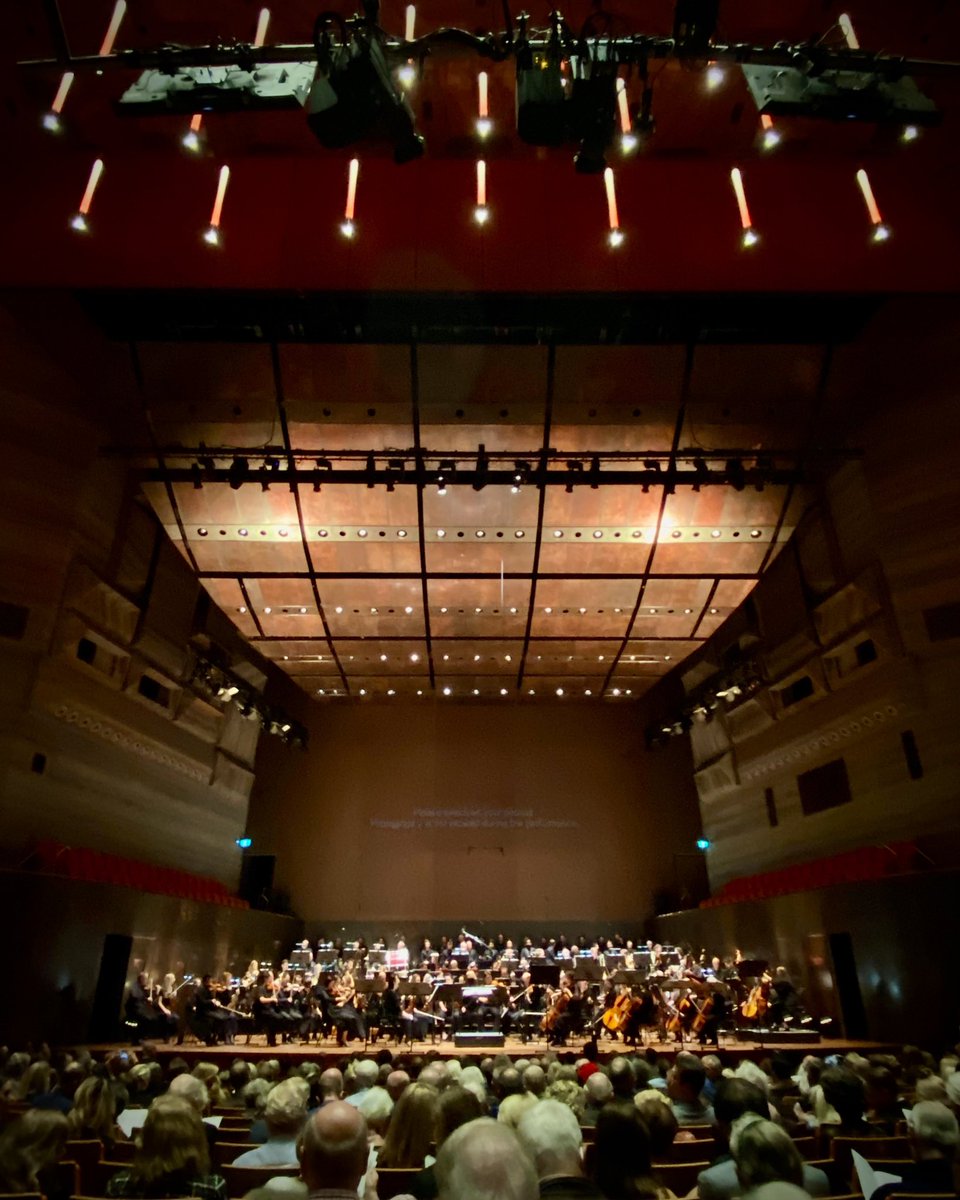 chrismbr's tweet image. #HamerHall #OperaAustralia Tannhäuser in concert. Over the 4.5 hours Wagner’s magisterial 1845 (revised 1861) mediaeval singing fantasy pitted sensual against spiritual love… but as the evening continued it seemed to all go slow-mo and I fell into a fever-dream between splutters