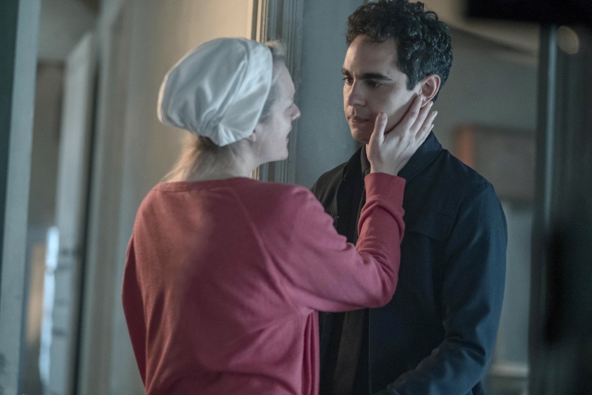 A rare moment of Nick accepting solace from June after Eden’s death in #TheHandmaidsTale Season 2 finale 🥺 

Nick’s always been selfless when it comes to June but do you think in the earlier seasons Nick had a better understanding of how much more than “nothing” he was to her?
