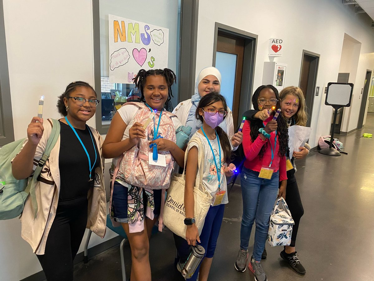mrsbioteach's tweet image. NMS summer learning had a fun week. Lava lamps, a visit from the dynamic @SoResearchNews, a #learningbeyondtheclassroom visit to SuperSkate, and an in school Basketball game. Photo Dump- @TCSBoardofEd @ezigbo_ @MikeDaria @tidecam