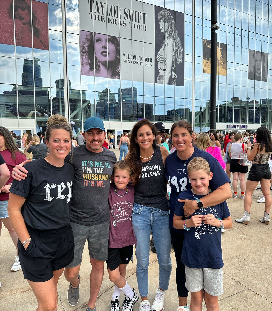 karagoucher's tweet image. Got caught in a rainstorm that ruined @Chacha2101 and my hair!! We have wet clothes and socks. But we don't care!! It's @taylorswift13 time!! 🙌🏼🙌🏼