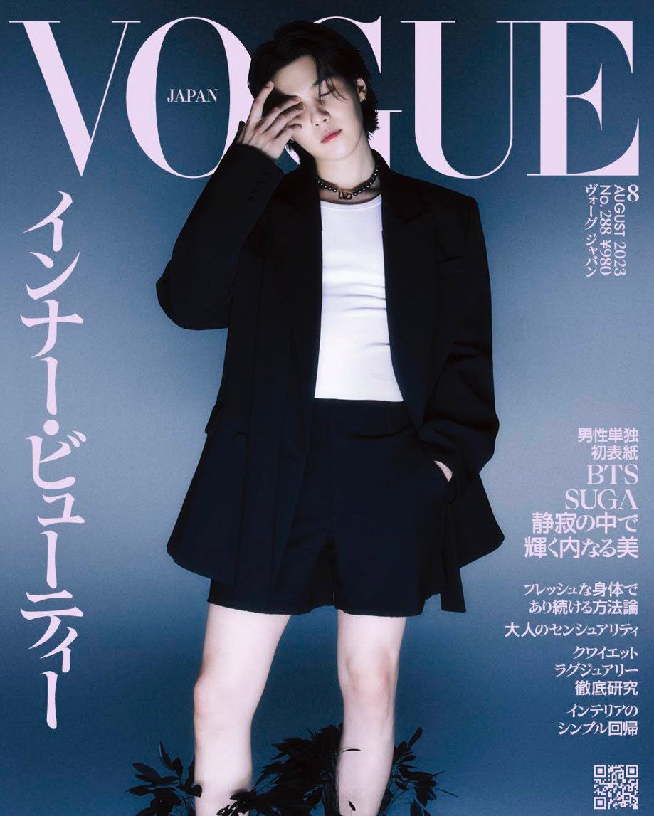 AGUSTSTREAM's tweet image. In a few minutes, #SUGA's interview article for VOGUE JAPAN will be released.

Let's help lift your tags guys!

SUGA FOR VOGUE JAPAN 
#SUGAxVOGUEJAPAN
