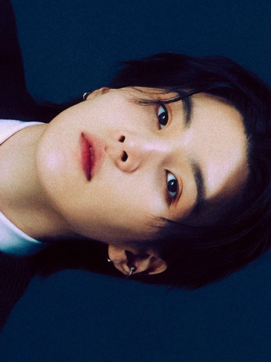 AGUSTSTREAM's tweet image. In a few minutes, #SUGA's interview article for VOGUE JAPAN will be released.

Let's help lift your tags guys!

SUGA FOR VOGUE JAPAN 
#SUGAxVOGUEJAPAN