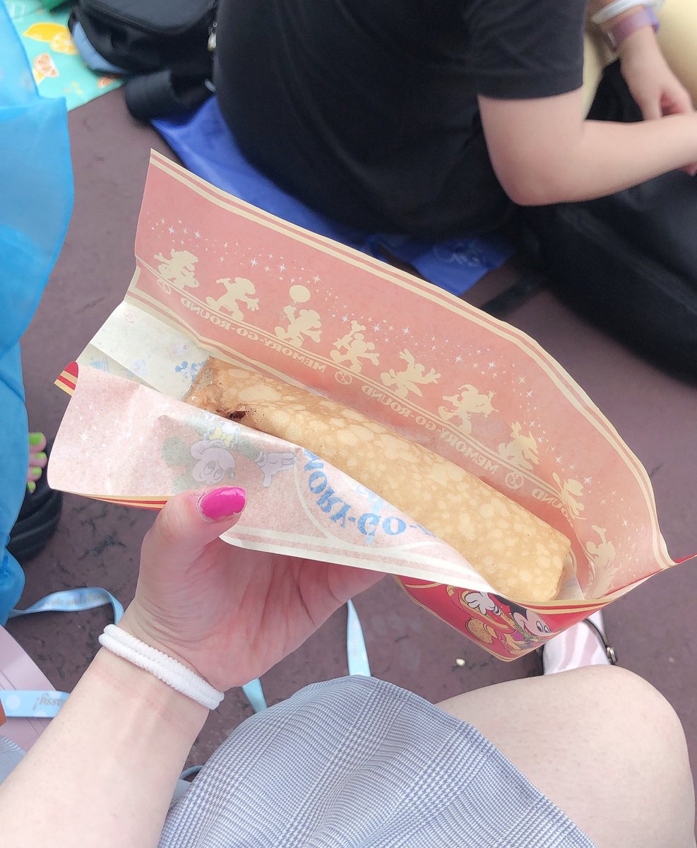 disneymoimoi's tweet photo. 満喫　全部おいしかったけどケイジャンシュリンプクレープまっっっっじで好きだった🤤🤤🤤🤤 https://t.co/Rncd934EY1