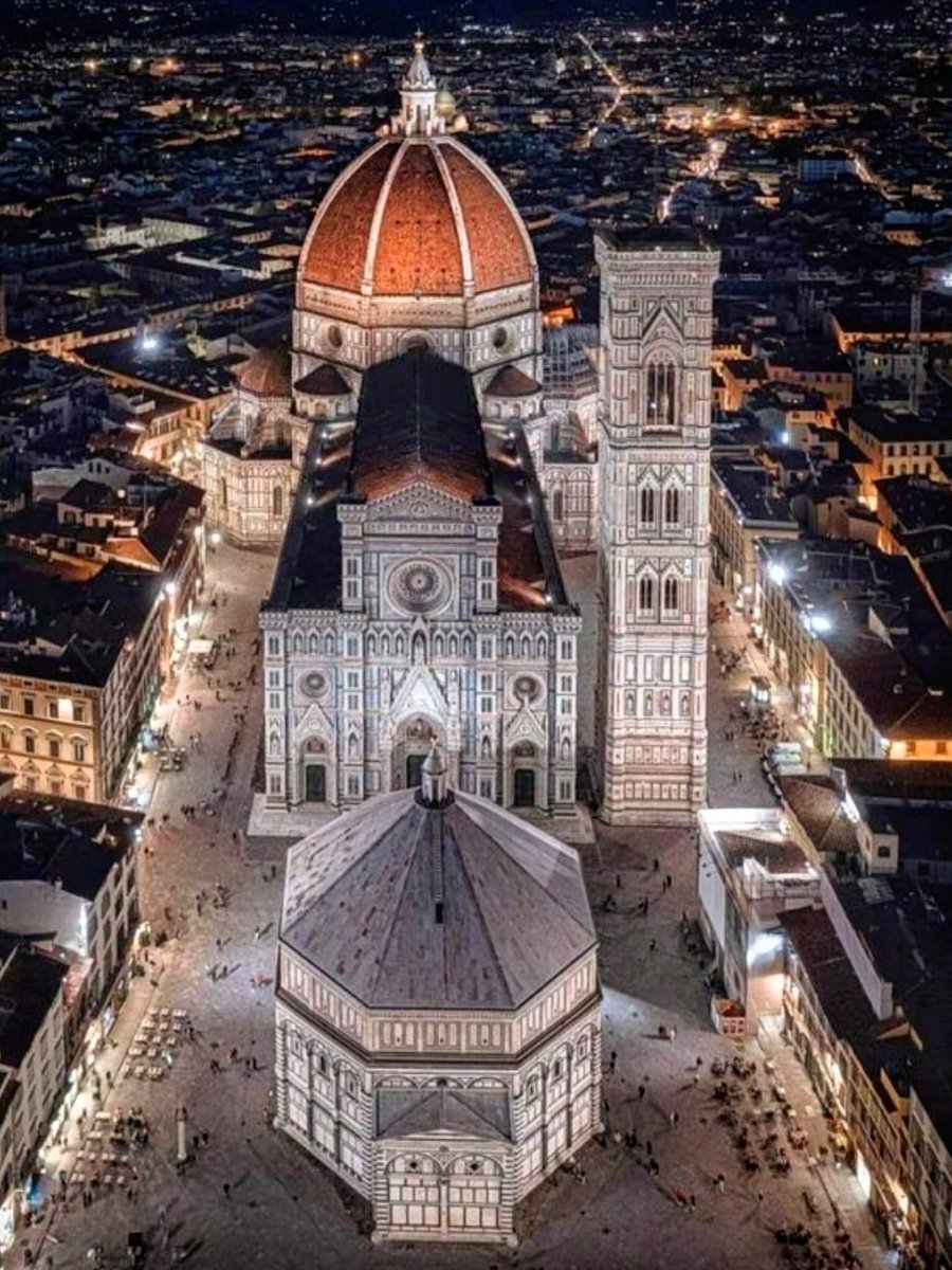 Firenze at night.