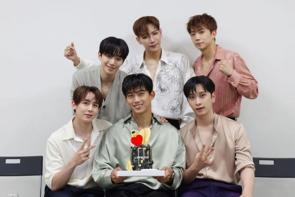 dw_wy0898's tweet photo. a NEW random thread:  
short translated&amp;subbed contents/moments #2PM that i made https://t.co/Z8hQHEKXzv