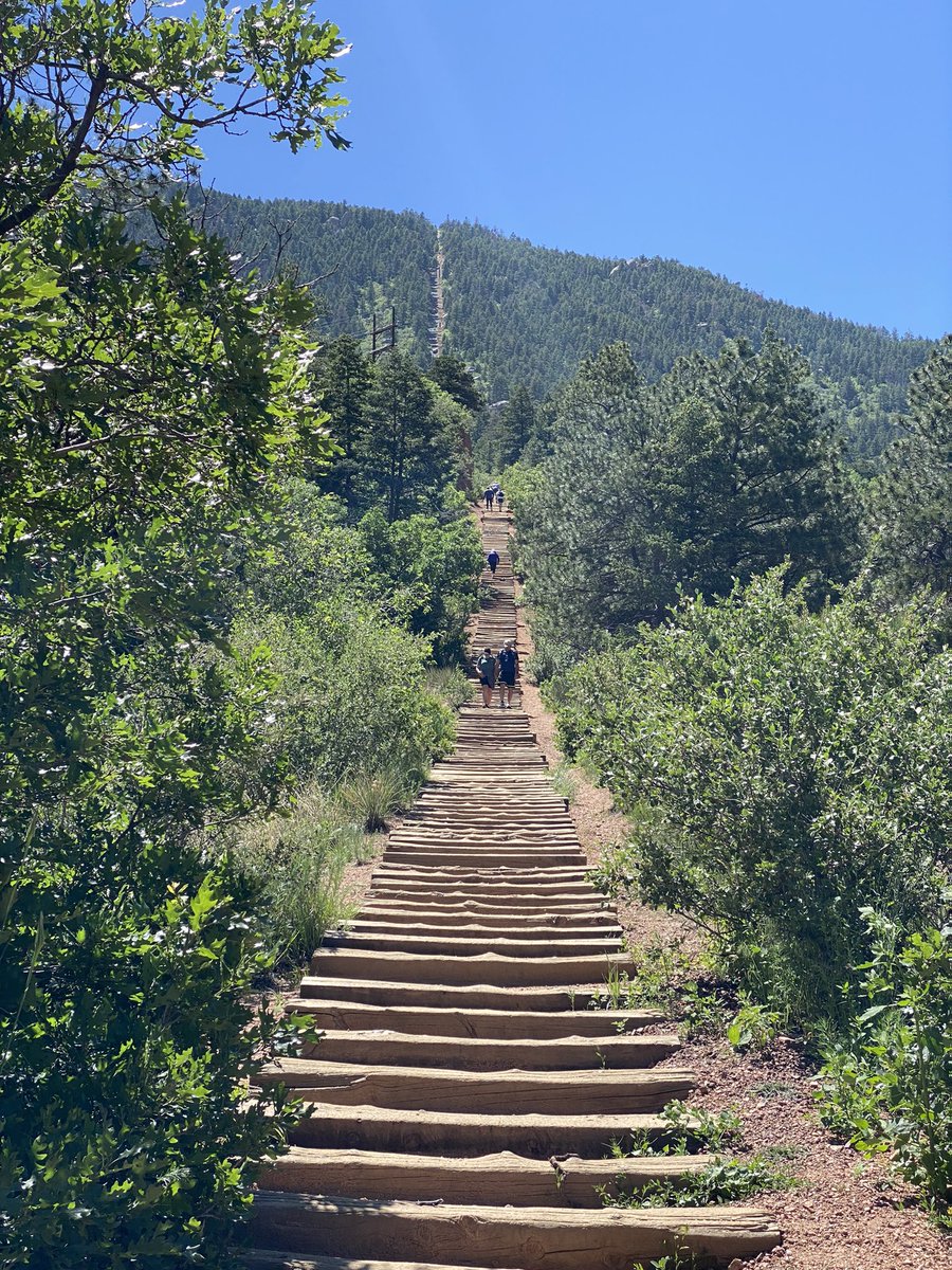 52 minutes and 2768 steps later I made it to the top of the Manitou Incline in Colorado Springs!! It was a great way to end the trip!