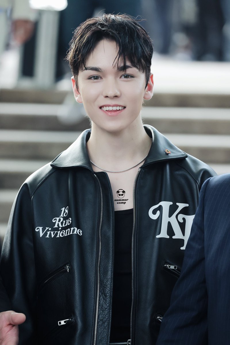 🩷🩷🩷

#버논_겐조_필승
#VERNONinPARIS 
#VERNONxKENZOPFW