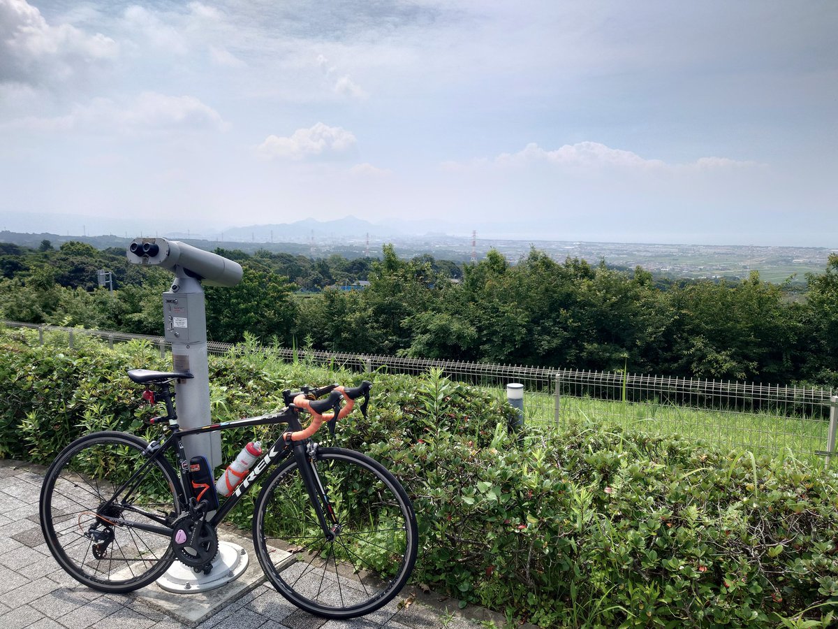 EMONDA_ALR6_SL6's tweet photo. フラグ回収しました!
て、誰も居ない!!ww
#ロードバイク
#駿河湾沼津SA
#激坂
#EMONDA
#ALR6
#SL6はお休み https://t.co/Mk5PIdDIyZ