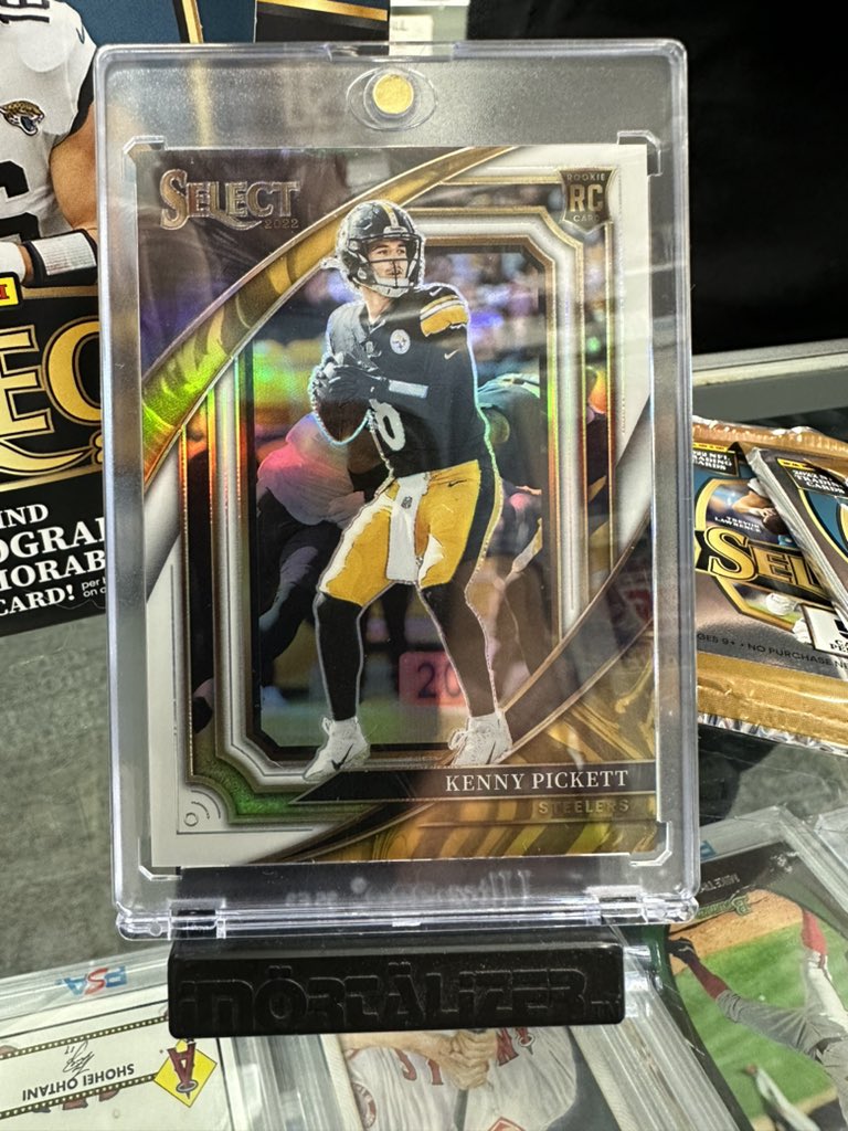 surfcitycards's tweet photo. Top customer pull of the day @surfcitycards #paniniselect #suitelevel #steelers #kennypickett https://t.co/2dcAbZbdTN