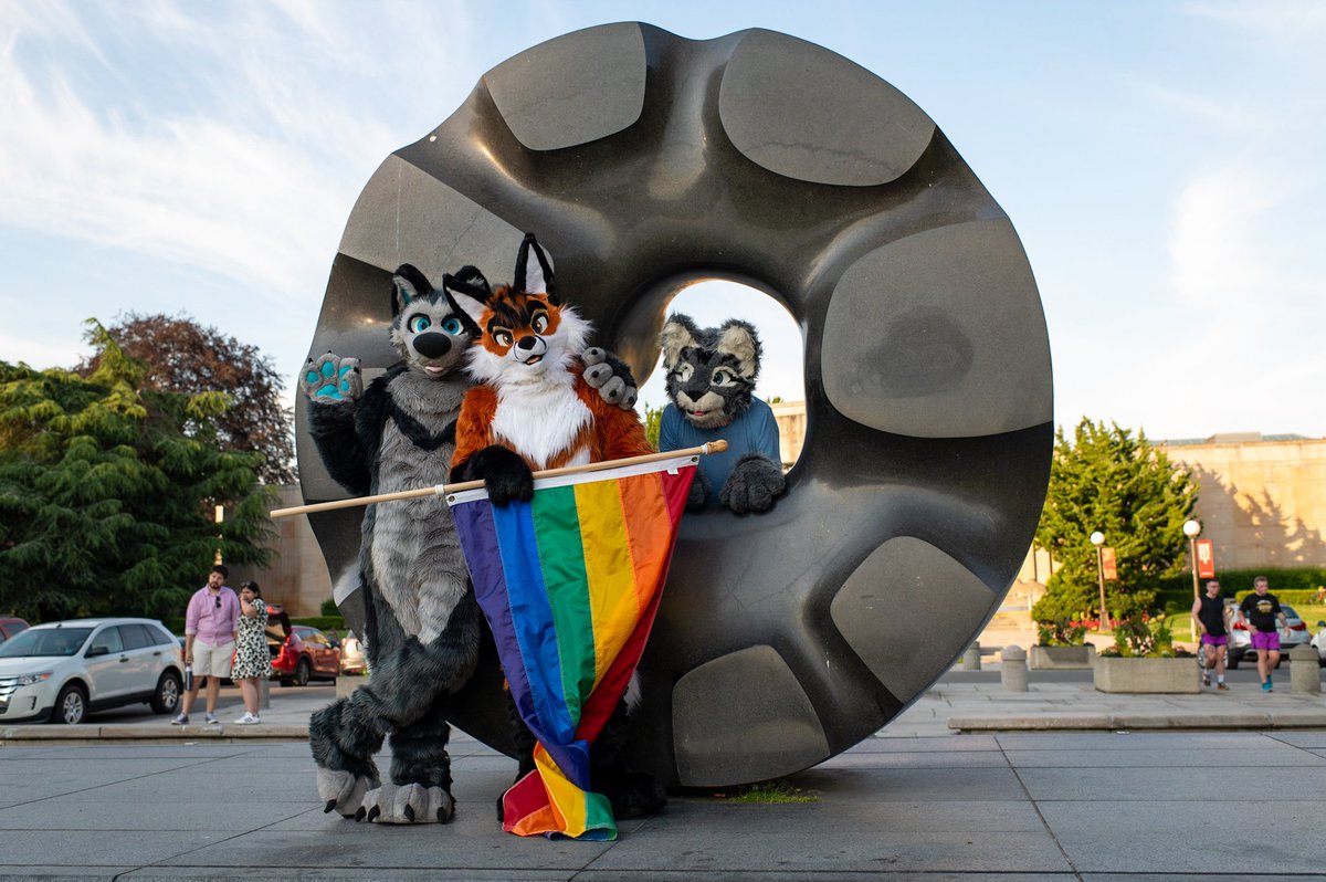 ryzote's tweet photo. Happy #Pride2023!
With @scarobs and @beansNcornflake

📸: @LionLeith https://t.co/ij84AYxUf3