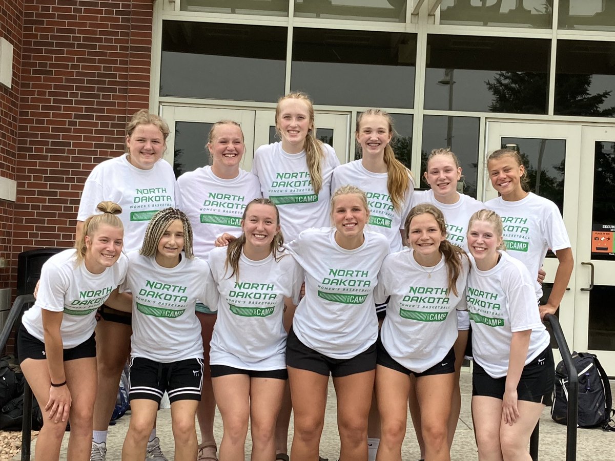 BergmanHoops's tweet photo. Proud of how our girls battled against strong competition at the UND Team Camp! Like the growth on the court and improved leadership. Big thanks to @coach_bernhard @CoachM_34 @UNDwbasketball #SCGBB https://t.co/plpzQkyhxk
