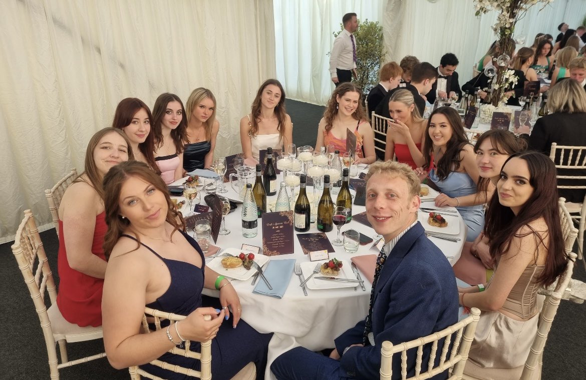 CharlestonBedes's tweet photo. Some photos from our upper 6th leavers ball 💗💗 https://t.co/KgANPsCU1y