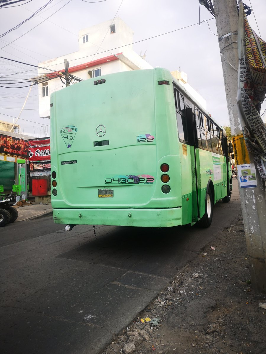 bbellatrix90's tweet photo. Quiero reportar al conductor de esta unidad qué se la paso hablando por teléfono todo el trayecto yendo a 20km/h y llegando a Rancho San Francisco va que se ladea el camión y a la ruta 42 del ramal Santa rosa/Viveros, no hay unidades, se tardan, manejan horrible @LaSEMOVI porfa https://t.co/jBtOFjZqyv