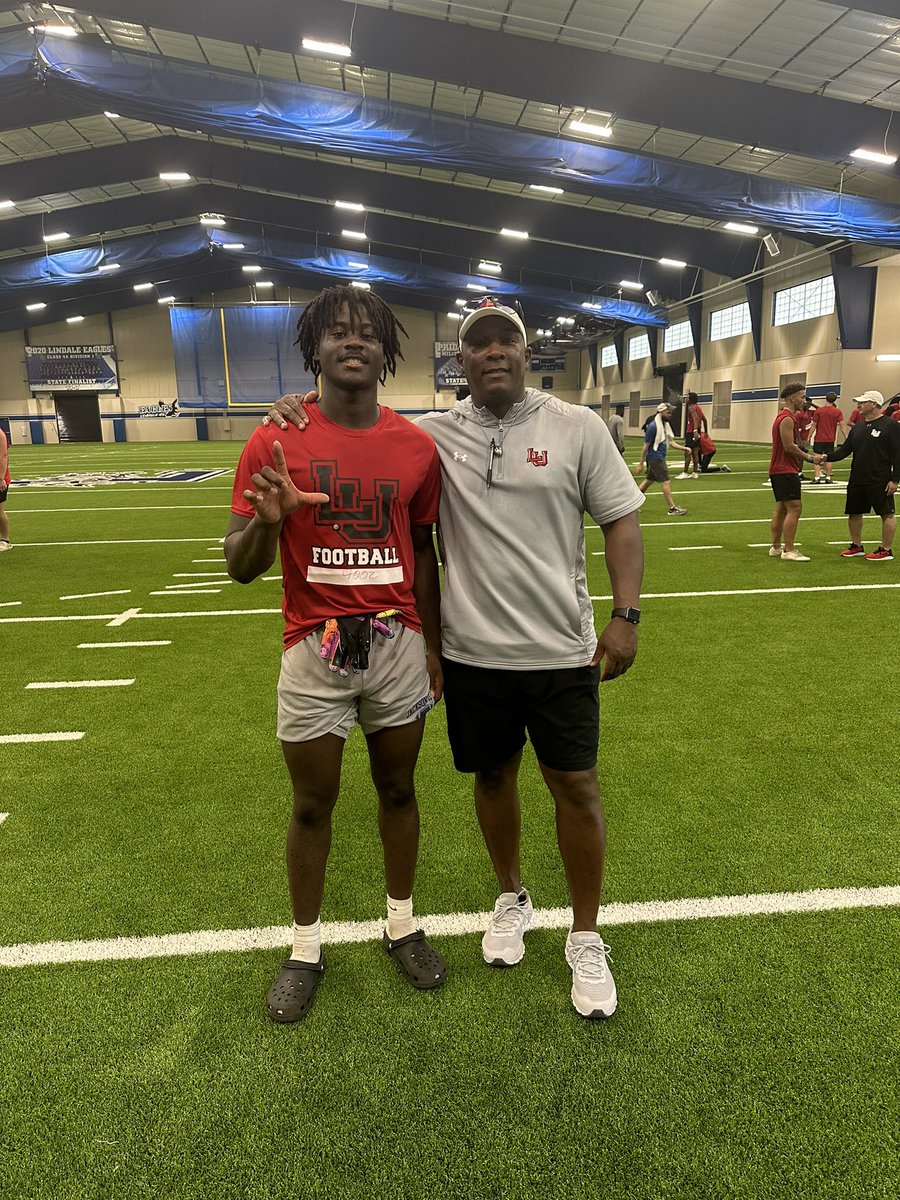 Jermain98708689's tweet photo. After a great conversation with @CoachGipson11 I’m blessed to receive a offer from @LamarFootball @coachcordova #WeAreLU https://t.co/nABPkzgYGq