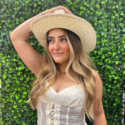 AEstrada_16's tweet photo. Texas has taken over at this point 🤠#NewProfilePic https://t.co/baQWE81oyK