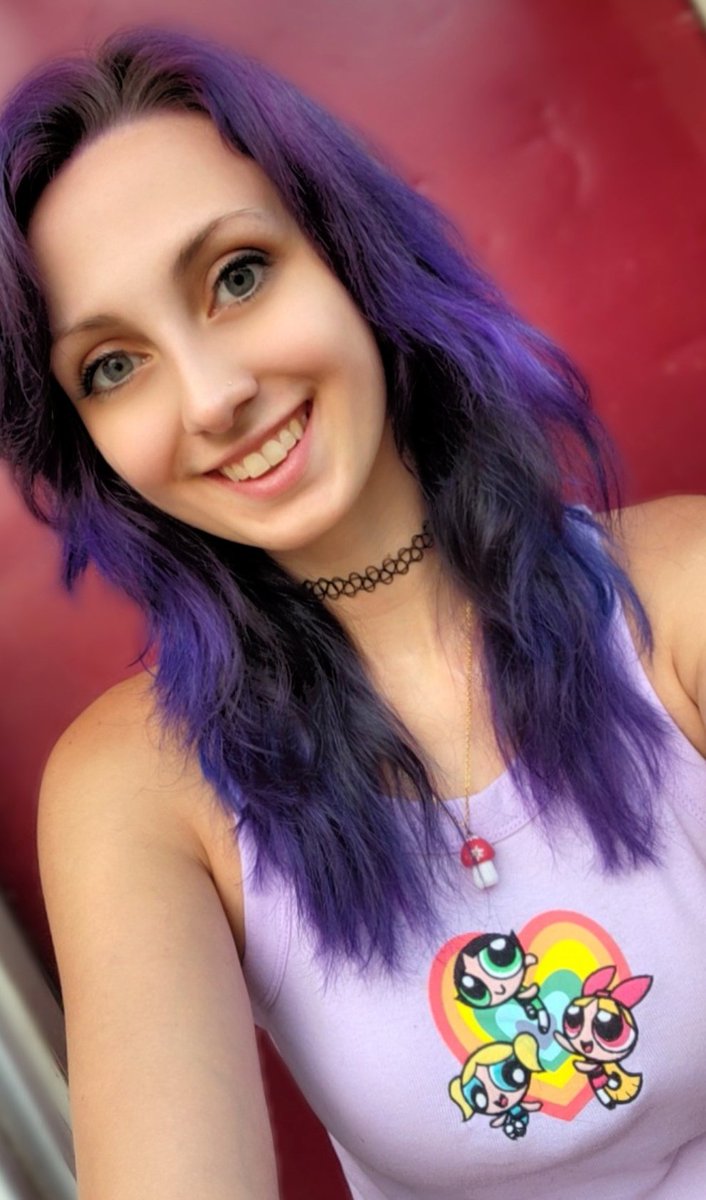angel_cake127's tweet image. Touched-up the hair!💙💜 featuring my new favorite shirt #powerpuffgirls #purplehair #PulpRiot #selfie