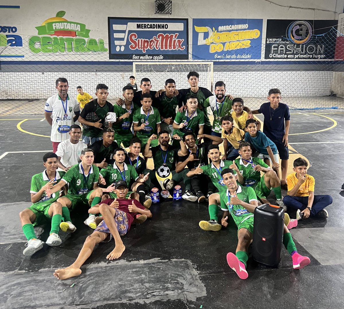 MilParua's tweet photo. Com direto a baile, Time do Tracuá Esporte Clube goleia o Barcelona por 5X0 e é Campeão Sub-20 de Futsal 🏆 🎉 https://t.co/yxhlIU7oGy