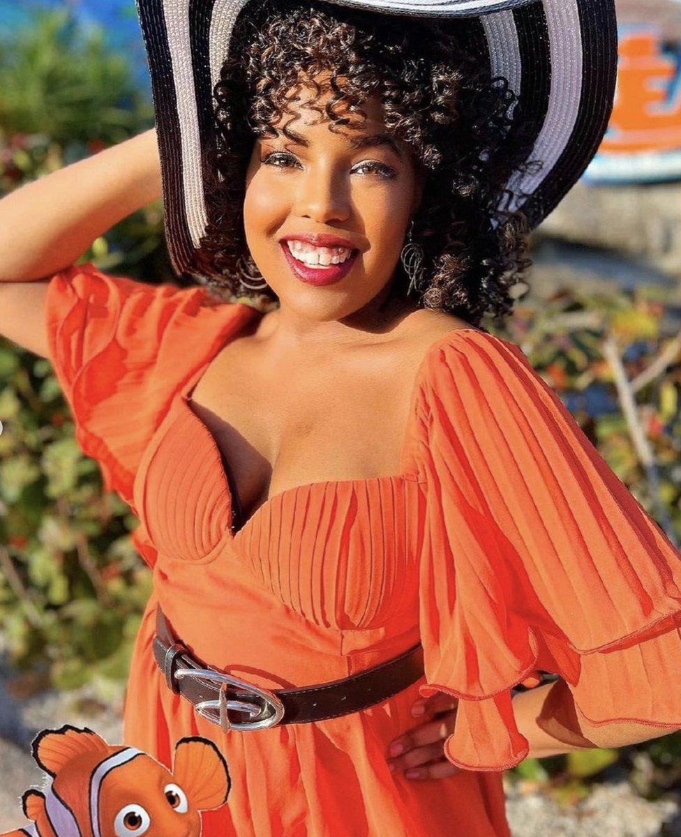 thedisneybound's tweet photo. #BOUNDINGWITHPRIDE
Day 4: 🧡Orange🧡
✨fantasmicallyfunsized

#disneyland #disneyworld #disneybound https://t.co/sIjRIR99ZB
