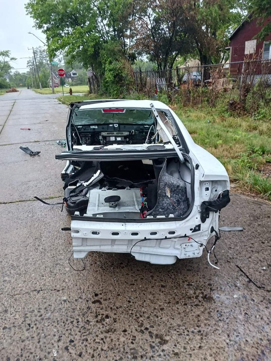 Make sure ya get ya car towed if ya breakdown anywhere in SE Michigan 🤣☠️
Bad day can turn worse REAL quick