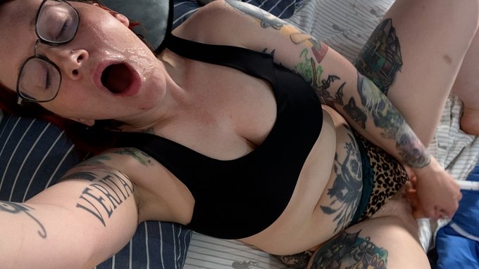Sometimes I post full vids for free on my OF--tonight is gonna be one of those nights! I've got a 20+<a href="/tag/newprofilepic"class="tags"><span>#newprofilepic</span></a>
