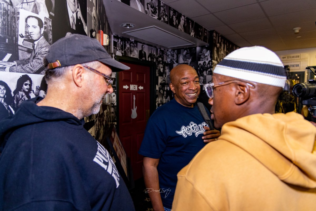 dreadinny's tweet photo. Celebrating 50 years of Long Island Hip Hop!
Meeting of the minds
Keith Murray x Tom Needham x Ralph McDaniels
#dreadinny
#labofnoyzes
#music
#hiphop
#longisland
#strongisland
#videomusicbox
#keithmurray https://t.co/oCTzslranI