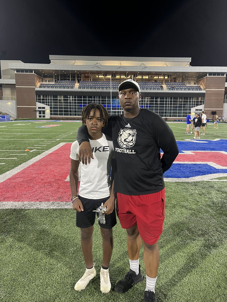 JtTooShifty's tweet photo. @coach_jaygaff much love 🖤 https://t.co/NCi5x5Se0u