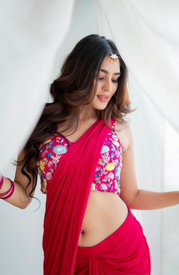 FzWmib5WAAIi94l?format=jpg&name=900x900