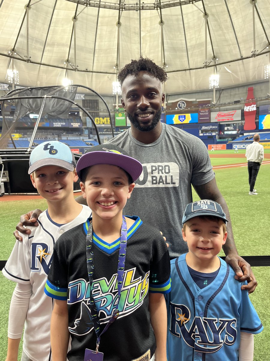 kmaloney54's tweet photo. Thank you @RaysBaseball ! Lifelong memories were made tonight! #RaysUp
#SamKM
#MaxLeo https://t.co/uIpagvxeIJ