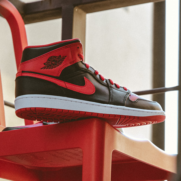 Kicks Deals on Twitter: "The black/fire red Air Jordan 1 Mid is available  for $100 + FREE shipping. BUY HERE -&gt; https://t.co/m5p7uUzrgP (promotion  - use code SUMMER at checkout) https://t.co/6Rk9aHmVNr" / Twitter