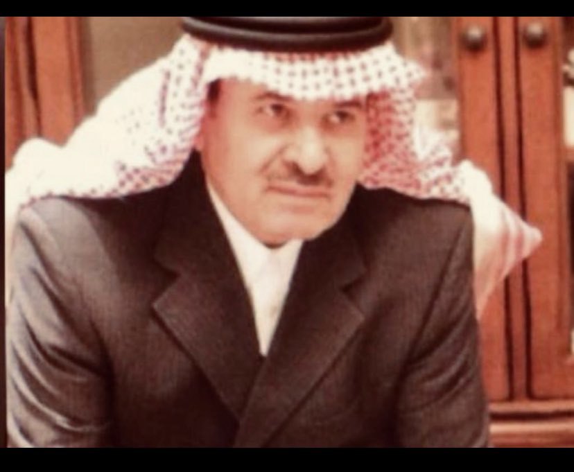 almizher's tweet photo. مانقول الا(انا لله وانا اليه راجعون)
أسأل الله أن يتغمدك برحمته ويسكنك جنته وان يجعل قبرك عليك روضة من رياض الحنة ، رحيلك في قلبي حسره وفي عيني دمعه أيها الشهم  النبيل  جَبَرَ الله مصابنا فيك واحسن عزاءنا وعصم على ��لوب اخوانك وزوجتك وابناءك وبناتك وجماعتك
ولاحول ولاقوة الا بالله https://t.co/r2GzBCvSYU