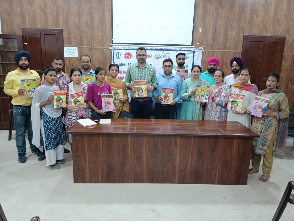 SARD_1996's tweet photo. Sard field unit Amritsar organised Book launch ceremony at Amritsar with Honable Civil Surgeon , Media personnel,BEE team of all blocks of Amritsar. #NHMPunjab #NBT #coronabooks #usaidmomentum https://t.co/ZzU0jxIehZ