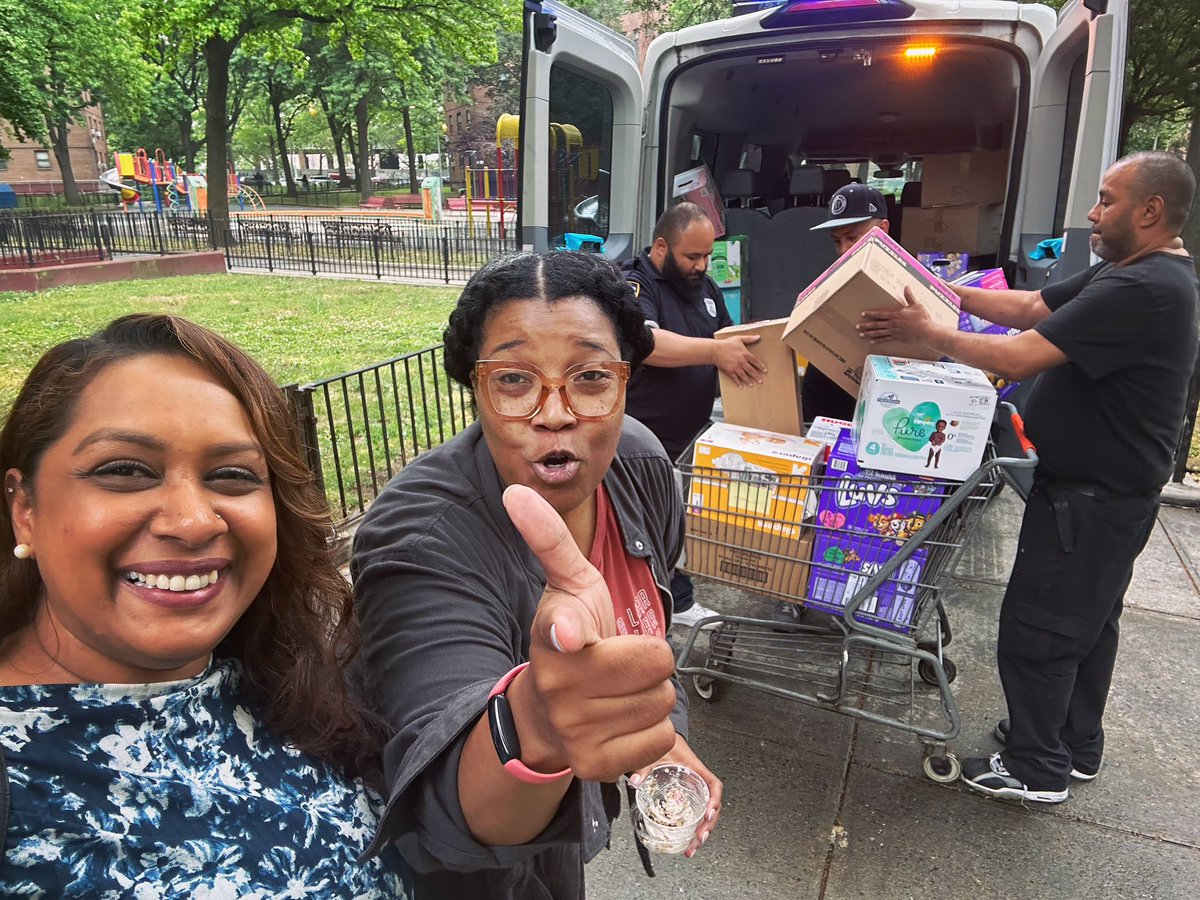 BharatiKemraj's tweet photo. You are invited…
Yes you!
Make sure you are checking out our page for #communityevents in #TheBronx and NYC!
#communitypartners #friends #connectingborders #essentials #serviceaboveself https://t.co/TwuRT76mUj