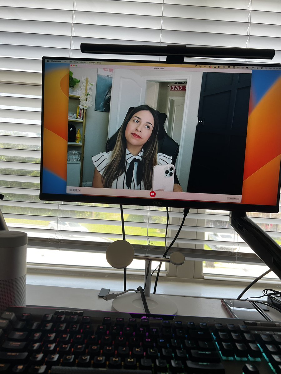 KassandraSanch's tweet photo. When you had a big zoom meeting but are wearing running shorts underneath 😂 https://t.co/wb5pDNorZZ
