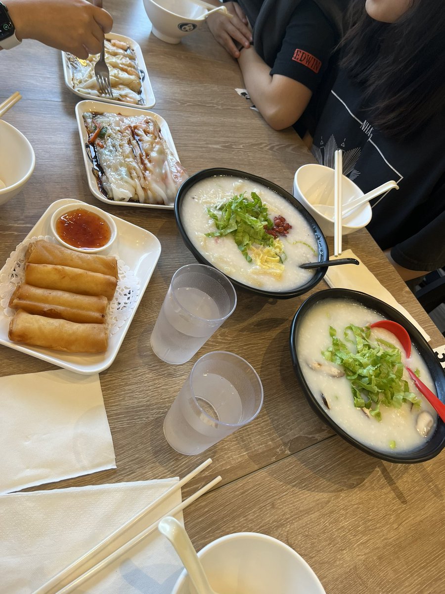 Congee and rice rolls