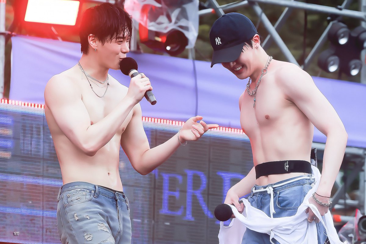 rohaprotector's tweet image. Everyone going viral … i just miss our original waterbomb kings