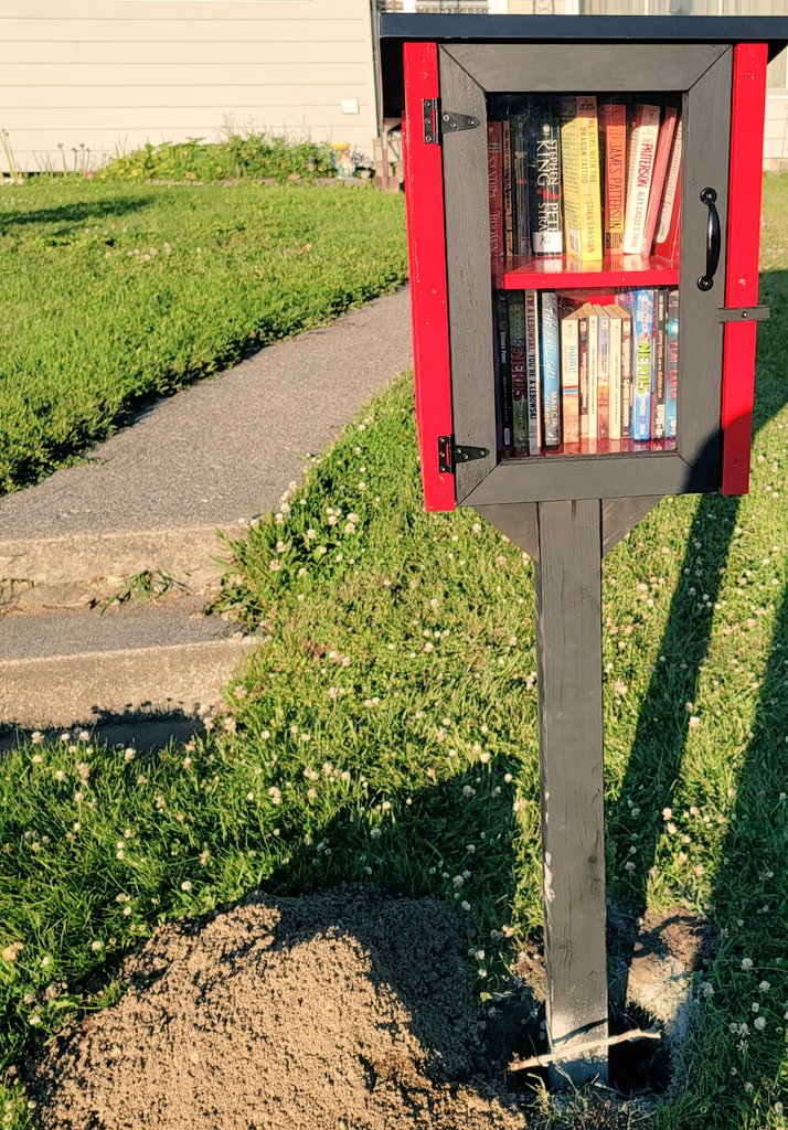 DiaSephh's tweet image. The things we do for love...
#freelittlelibrary