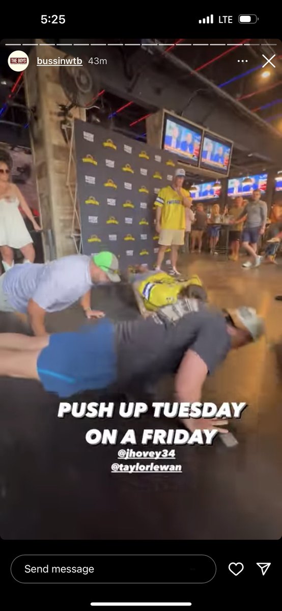 TrainD65's tweet photo. @TaylorLewan77 @barstoolsports Pleasure doing a quick 10 with ya @TaylorLewan77 https://t.co/z8jCkEnbEs