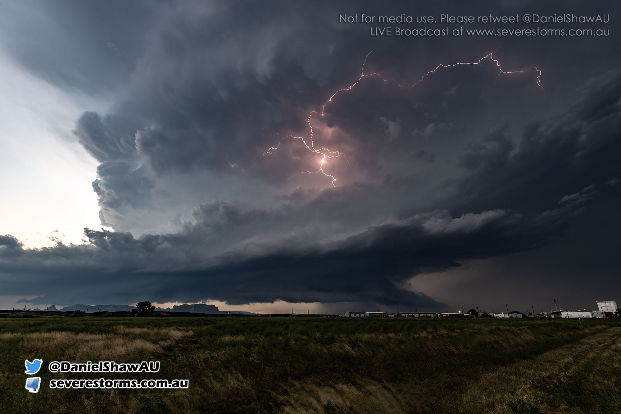 Daniel Shaw on Twitter "This is the view of the tornado warned storm