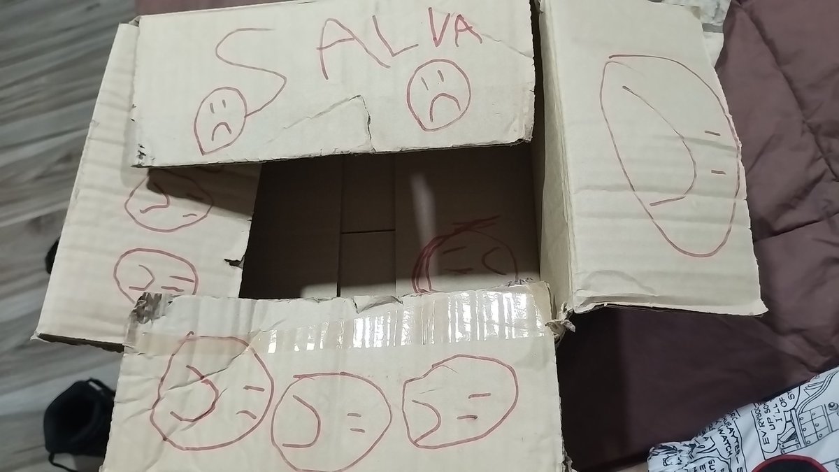 Tuvimos una pequeña discusión con hijo de 5... Me dejó esto en la puerta de mi habitación