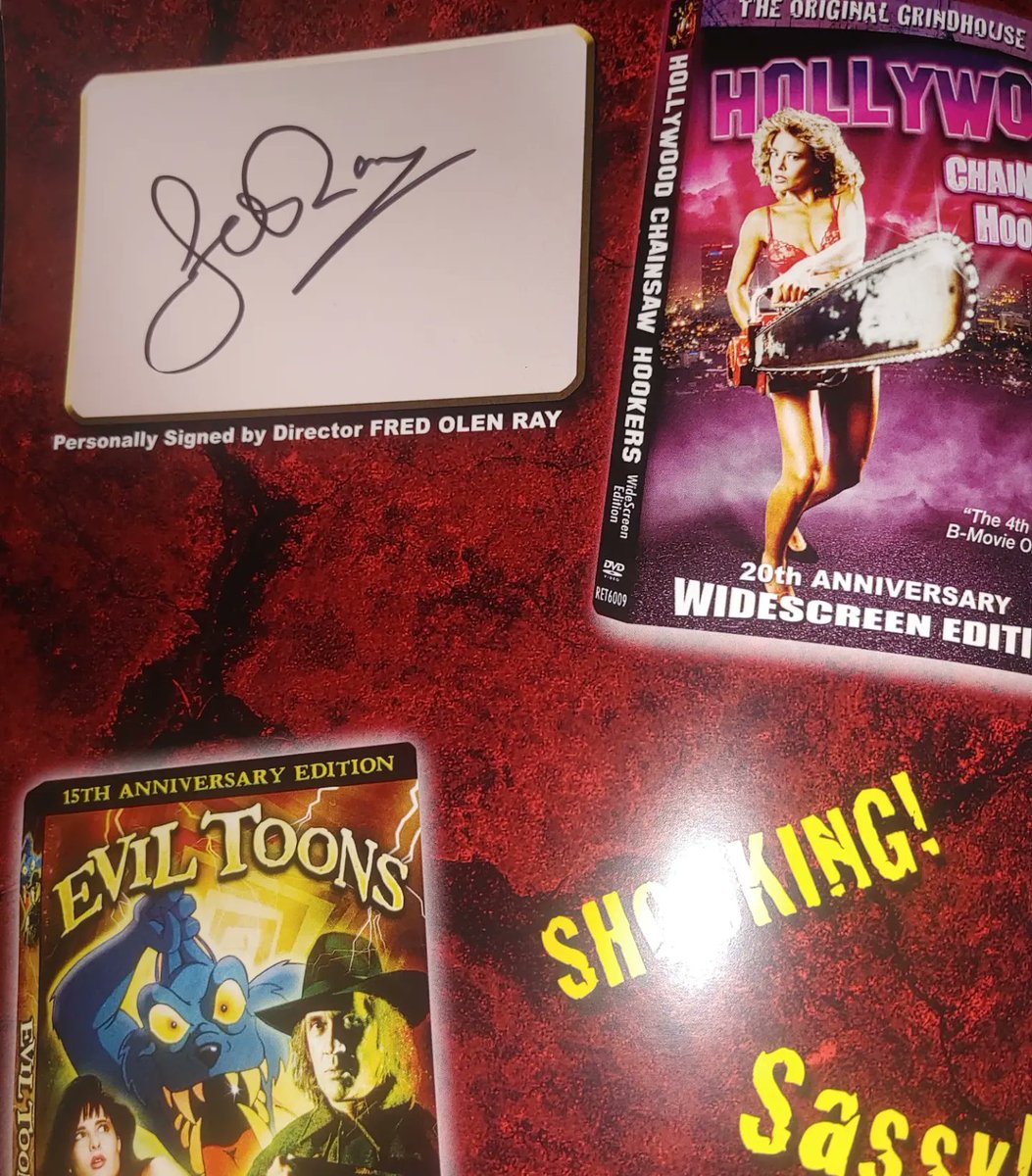 I've put in 70 hrs at work this week and still got a day to go.  But put smile on my face to come home to see #fredolenray autographed copy of #Hollywoodchainsawhookers comic book from #retromedia comics arrived #cultfilm #linneaquigley #horror #chainsaw #MutantFam #comicbook