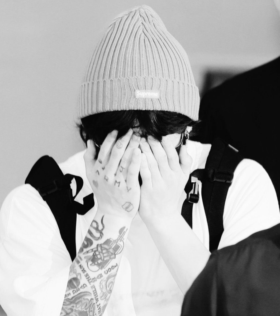 cereallve's tweet photo. how to (un)cure jealousy

———-----
#kookwint few-tweets au. https://t.co/aibxFQgwuh