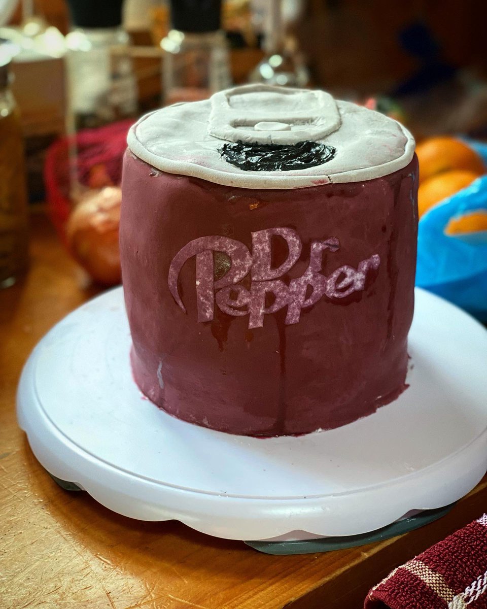 Petrucha1609's tweet photo. A Dr. Pepper flavor cake in the shape of a Dr. Pepper can…. Okay? Managed to find “Dr. Soda” flavoring. Vanilla cake with buttercream frosting and cherry filling to make it a cherry Dr. Pepper. #drpepper #birthdaycake #buttercreamfrosting #cherrydrpepper #cakedecorating #popcan https://t.co/6qJU2eFudo
