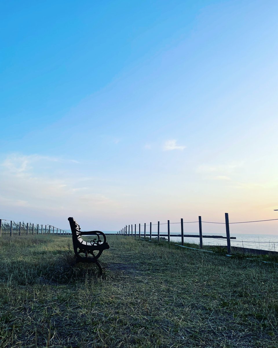 私の秘密の場所🤫お散歩コース
夕陽がキレイに見える浜辺
#夜きみ #いちばん会いたい人に見せたい空
#JO1 #白岩瑠姫 @yorukimi_movie