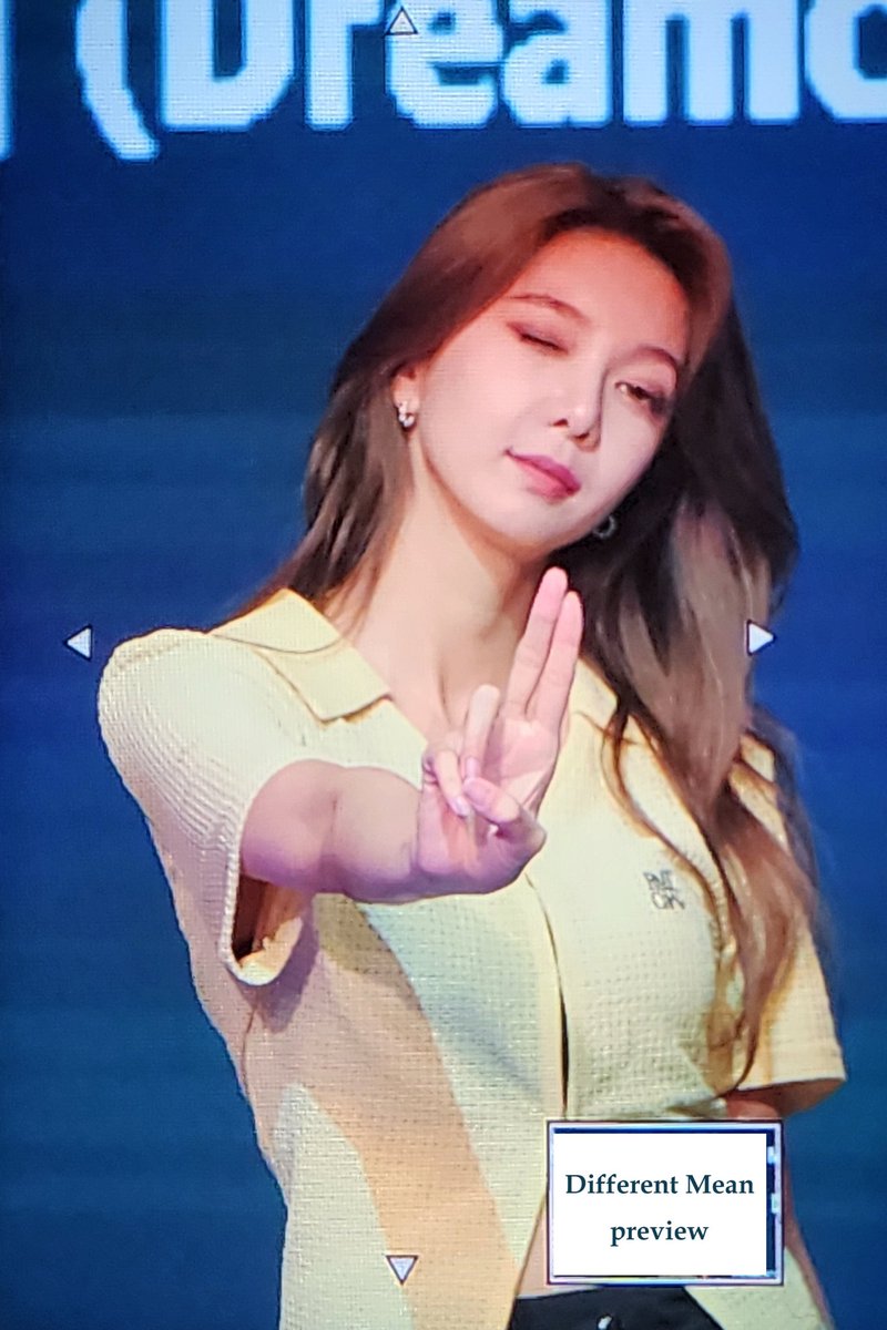 230624 팬사인회 프리뷰

당신의 눈동자에 치얼스🍷(?)

#드림캐쳐 #Dreamcatcher #다미 #DAMI #이유빈 #BONVOYAGE
#드캐_BONVOYAGE_봐야지

<a href="/hf_dreamcatcher/">드림캐쳐 Dreamcatcher</a>