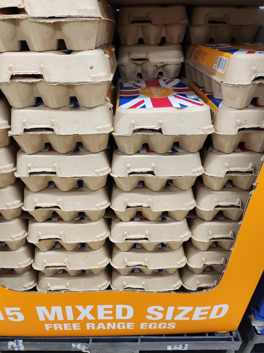 FFS not  you now @LidlGB I will not be looking at a massive dirty Union Jack every time I want an egg. It's repulsive. Read the room, both side by side - Scottish eggs empty. I left Tesco for this and will take my custom elsewhere if this is forced upon. 

#keepscotlandthebrand